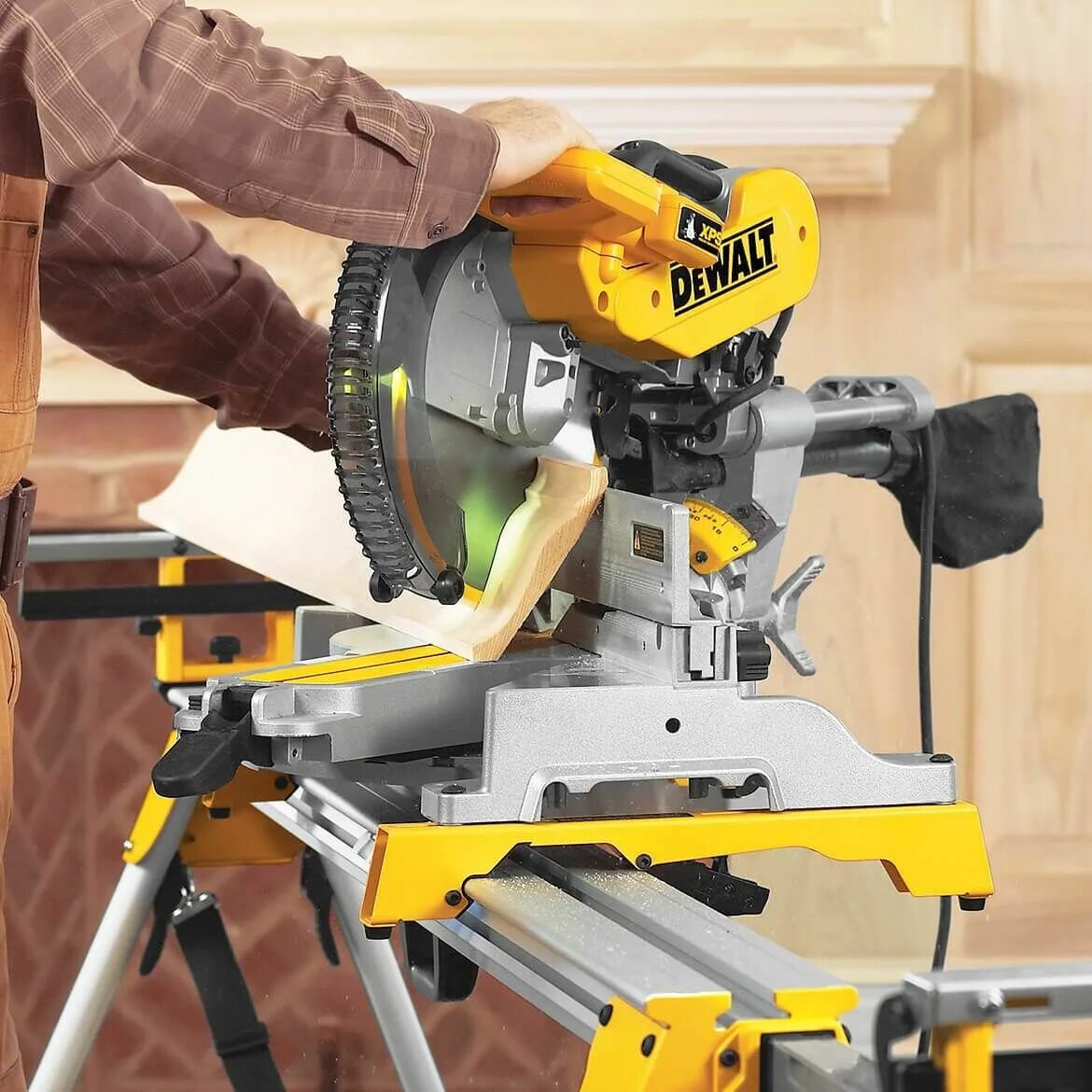 Торцовая пила деволт 780 авито. Торцовочная пила dewalt dws780. dewalt dw780 qs. dewalt 780 торцовка. торцовочная пила dewalt dws7085.