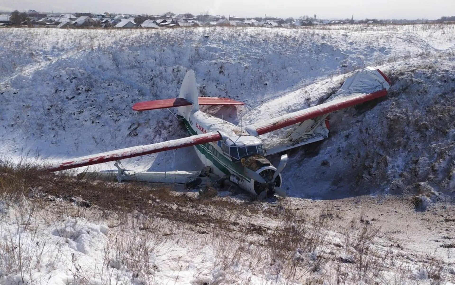 Крушение самолета 2. Гидросамолет "АН-2 В". Крушение самолета АН 2. АН-2 С НУРСАМИ. Самолет АН 28.