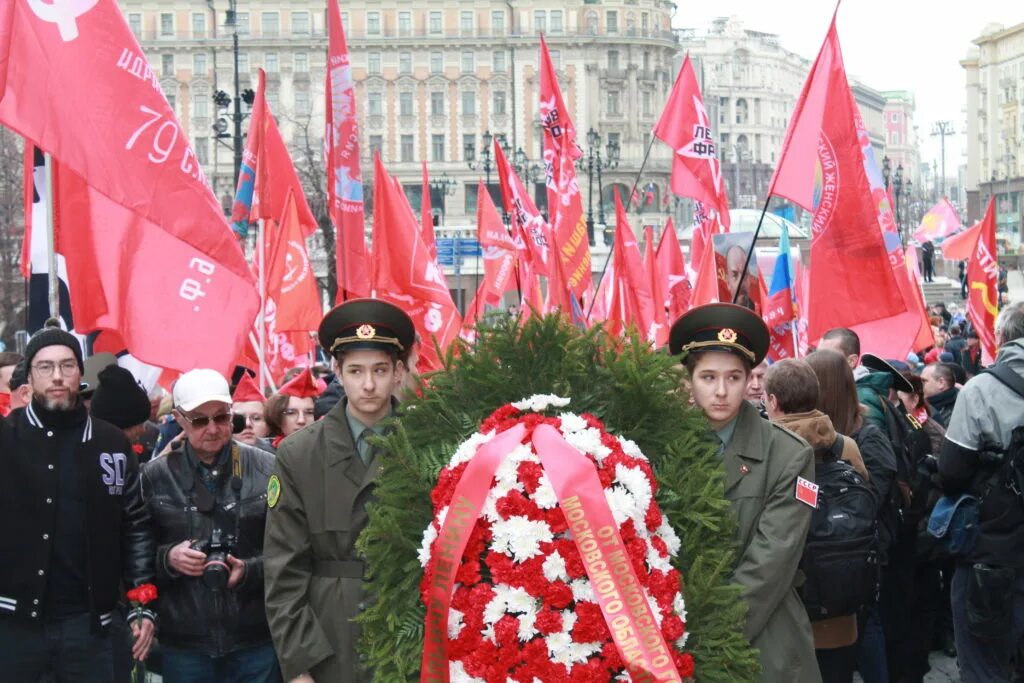 Годовщина ленина. Ленин КПРФ. 22 Апреля 2022 день рождения Ленина. День рождения вождя Ленина.