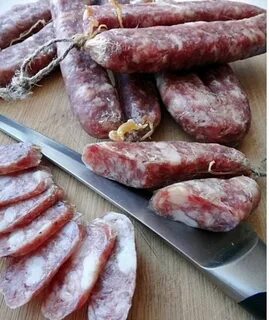 Вяленое мясо колбаса