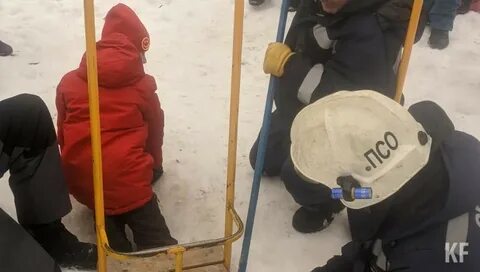 Пацан застрял