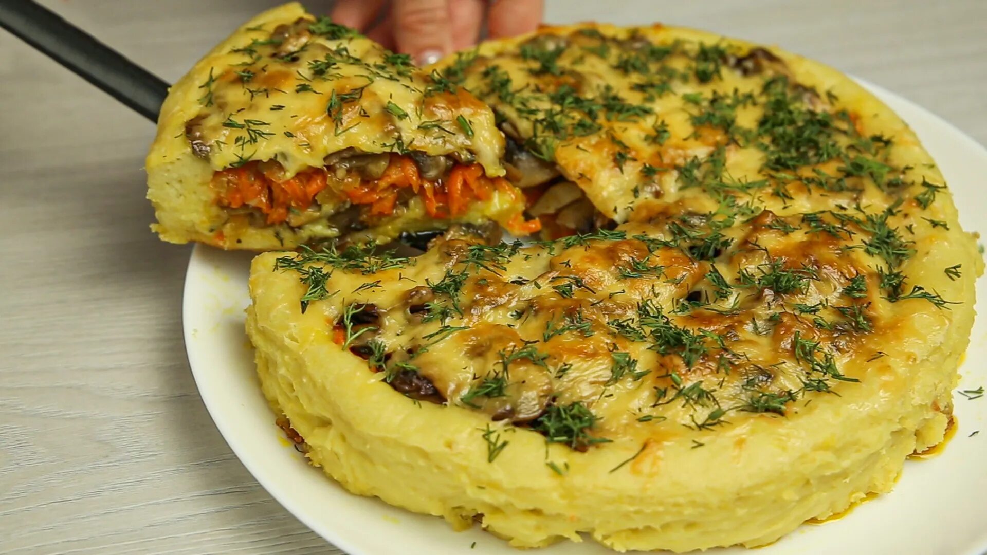 заливной пирог с мясом. постный пирог с картошкой. пирог хуплу чувашская национальная. пирог хуплу. заливной пирог с рыбой.