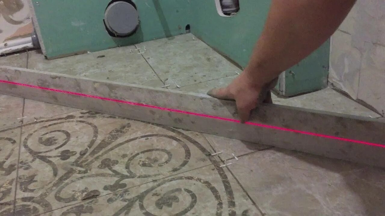 Как правильно пола лазерный уровень. Лазерный уровень для укладки плитки на пол. лазер для укладки плитки на пол. уровень для укладки плитки. разметка под плитку.