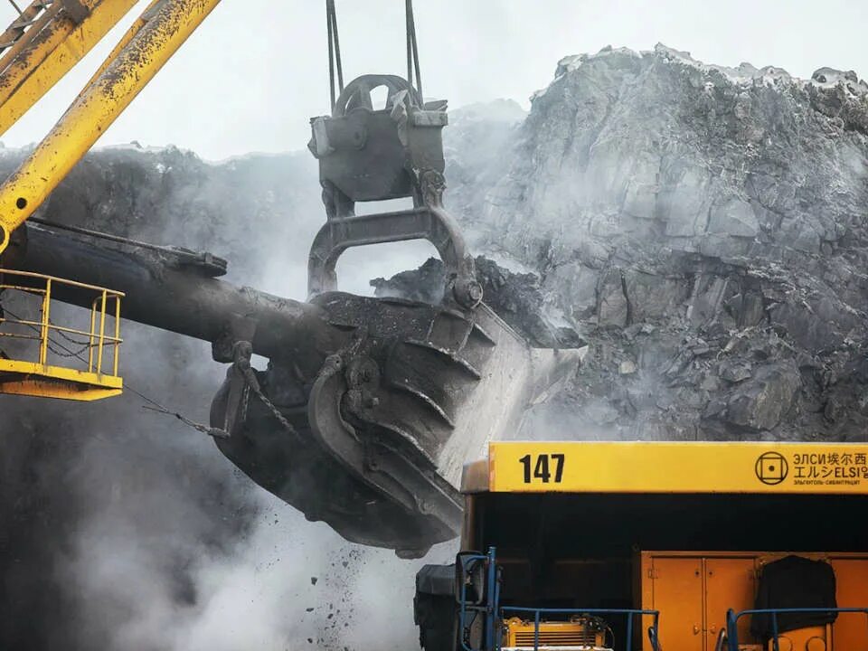 Добыча угля. Эльгинский угольный разрез. Добыча угля в Индонезии. Добыча угля в Сербии. 12 млн тонн