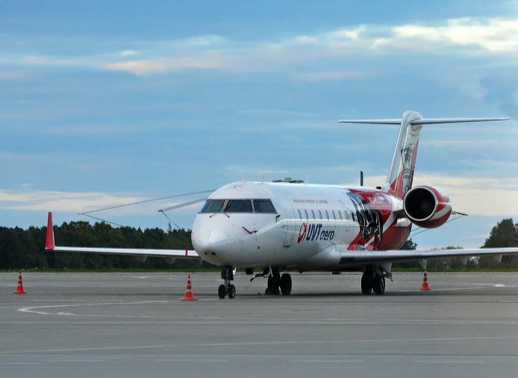 Самолет казань горно алтайск. CRJ-200 ЮВТ. Bombardier crj200 ЮВТ. Canadair Regional Jet 200 ЮВТ Аэро. ЮВТ Аэро Бомбардье CRJ 100/200.