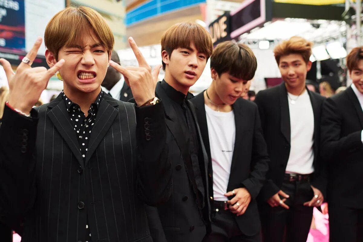 Bts ви. Бтс 2013 тэхен и чонгук. Тэхён из bts 2013. Бтс 2013 тэхен и чонгук. Участник группы бтс ви.