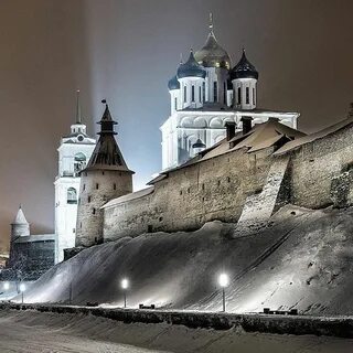 В москве кремль в пскове