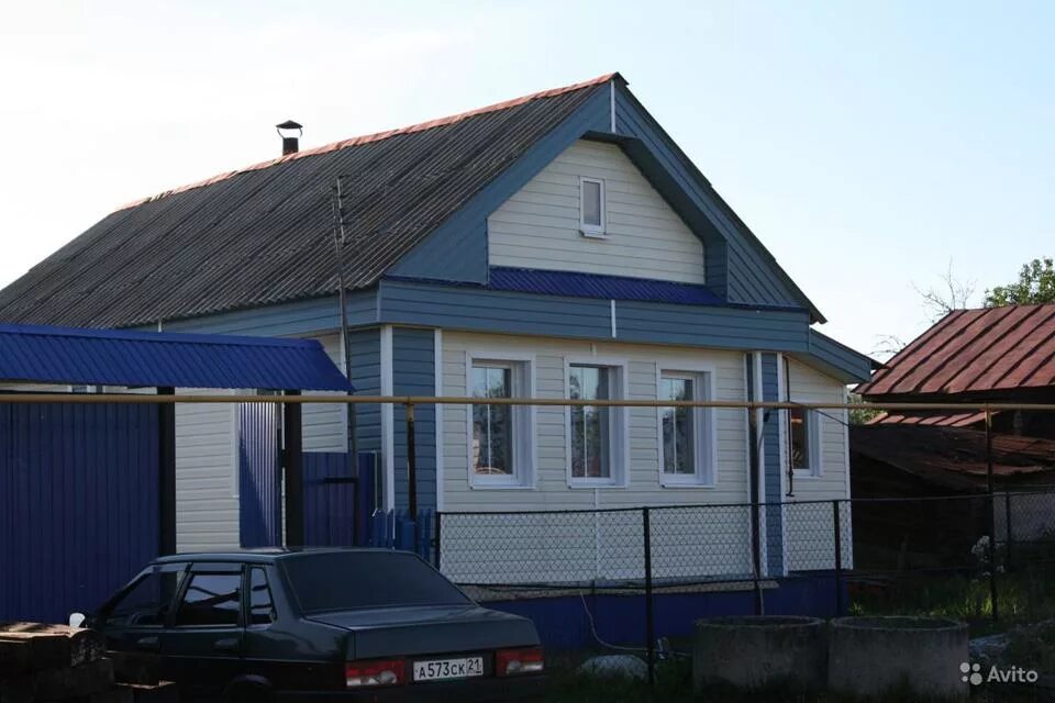 обшитый дома сайдингом в деревне. дом обшитый сайдингом. деревенские обшитые дома. деревенские обшитые дома. деревянный дом обшитый сайдингом.