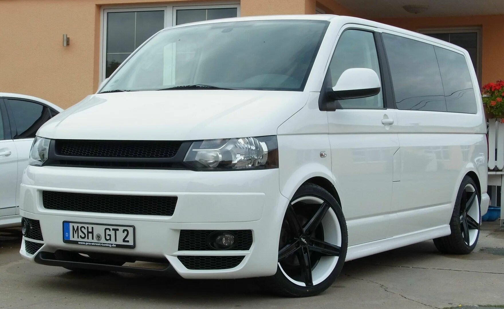 Тюнинг фольксваген т5. VW t5 Tuning. Фольксваген Каравелла т5. Фольксваген т5 белый. Тюнинг Фольксваген Каравелла т5.