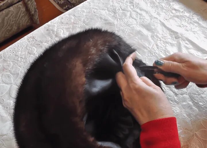 Сшить шапку бини своими руками из норки старой шапки. Как сшить норку своими руками. Швы для сшивания меха. Лекала варюшек с овчины. Как сшить норку своими руками.