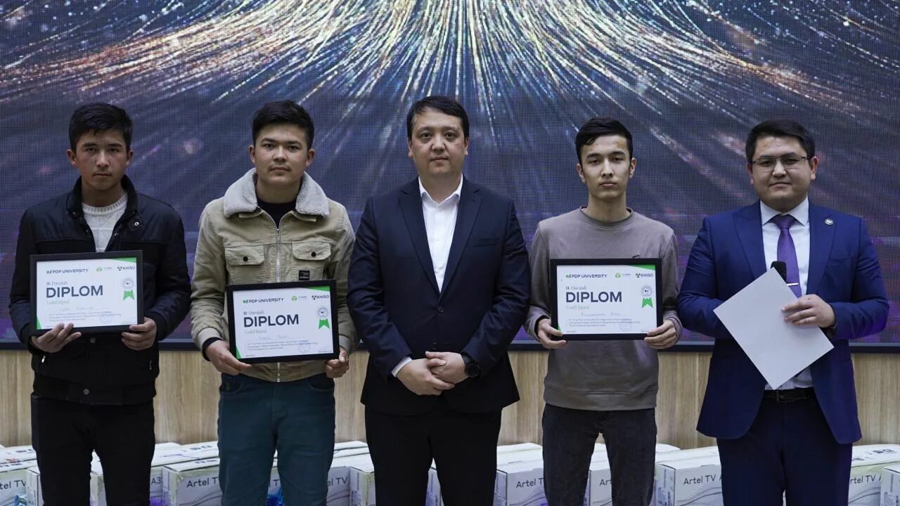 Pdp university. Pdp university in tashkent. пдп это в университете. pdp university logo. rank uz.
