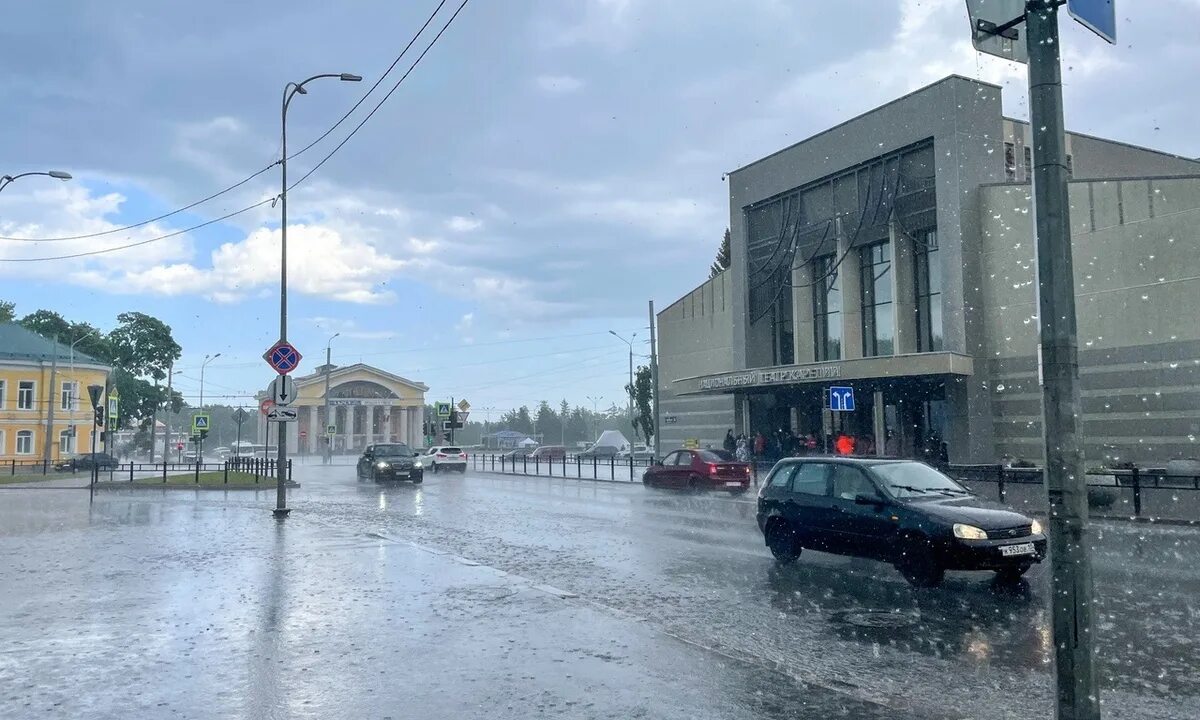 Фото Петрозаводска сегодня. Петрозаводск климат. Гроза в Карелии. Жара Петрозаводск. Петрозаводск погода на неделю 2024