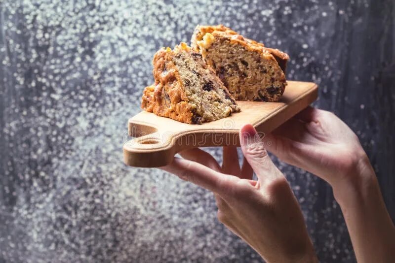 Пирог за держи грибами с языком. Картофельный киш с грибами. Австралийский пирог поплавок. Язык за зубами фразеологизм. Ешь пирог с грибами а язык держи за зубами картинка.