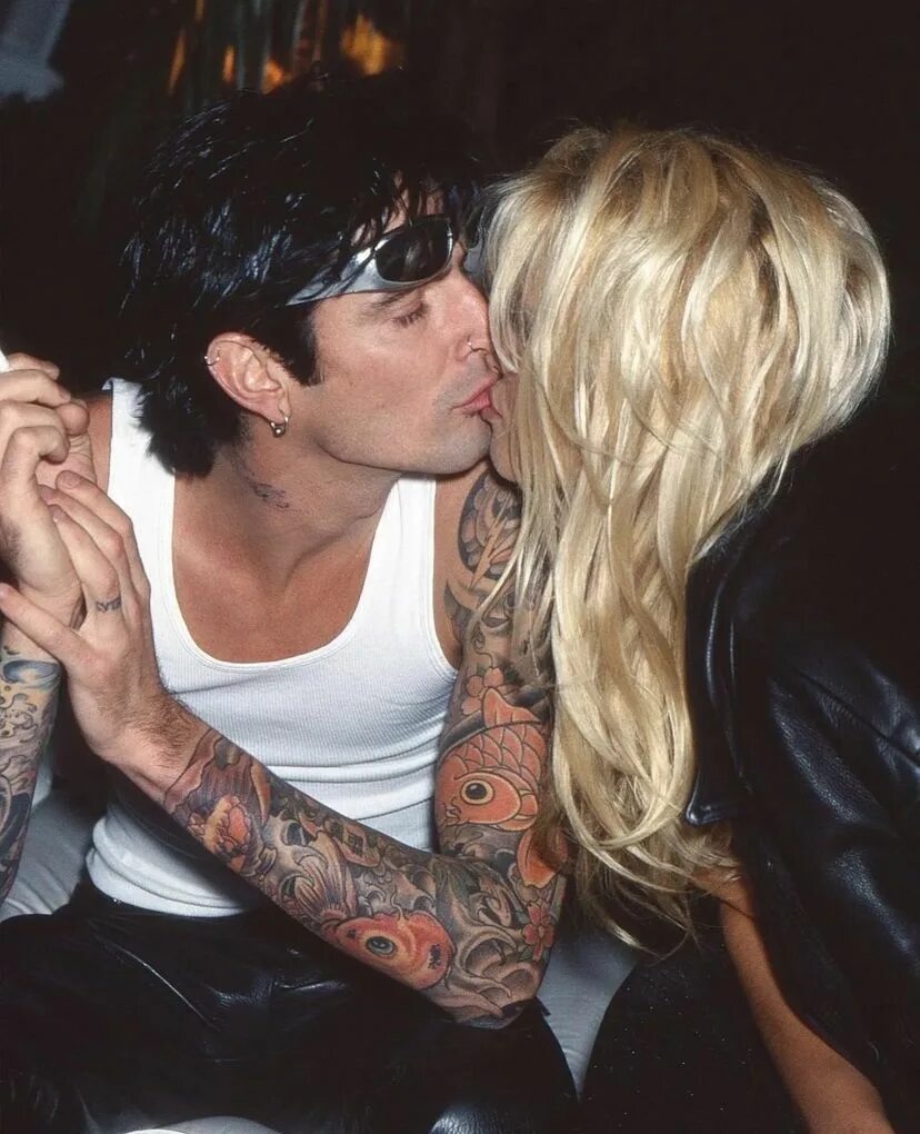 Памелла андерсон и томми kb. Андерсон и томми ли. Памелла андерсон и томми томми ли. Pamela anderson and tommy lee. Андерсон и томми ли.