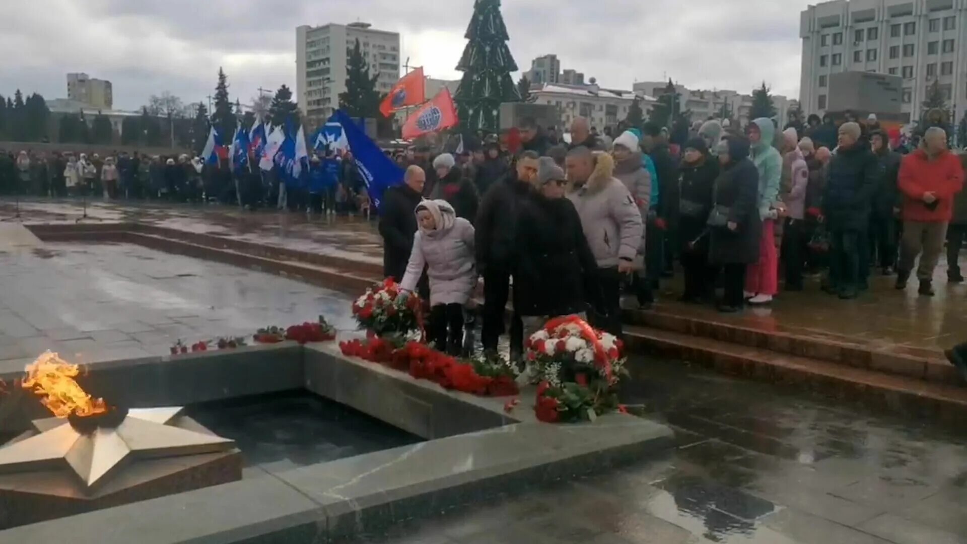 Митинг памяти. Память погибшим в Макеевке. Памяти погибших. Митинг погибшим на сво