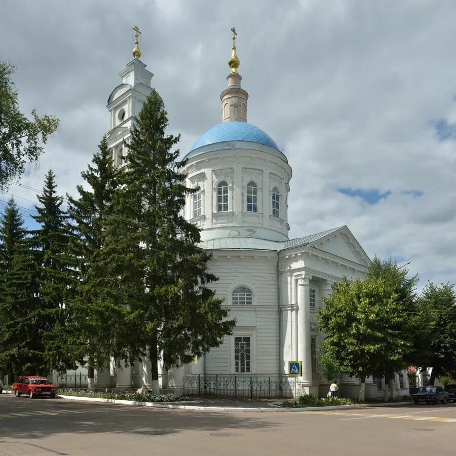 Рыльск брянск. Рыльск Курская область. Покровский храм Рыльск. Население города Рыльска Курской области. Волобуево Рыльский район.