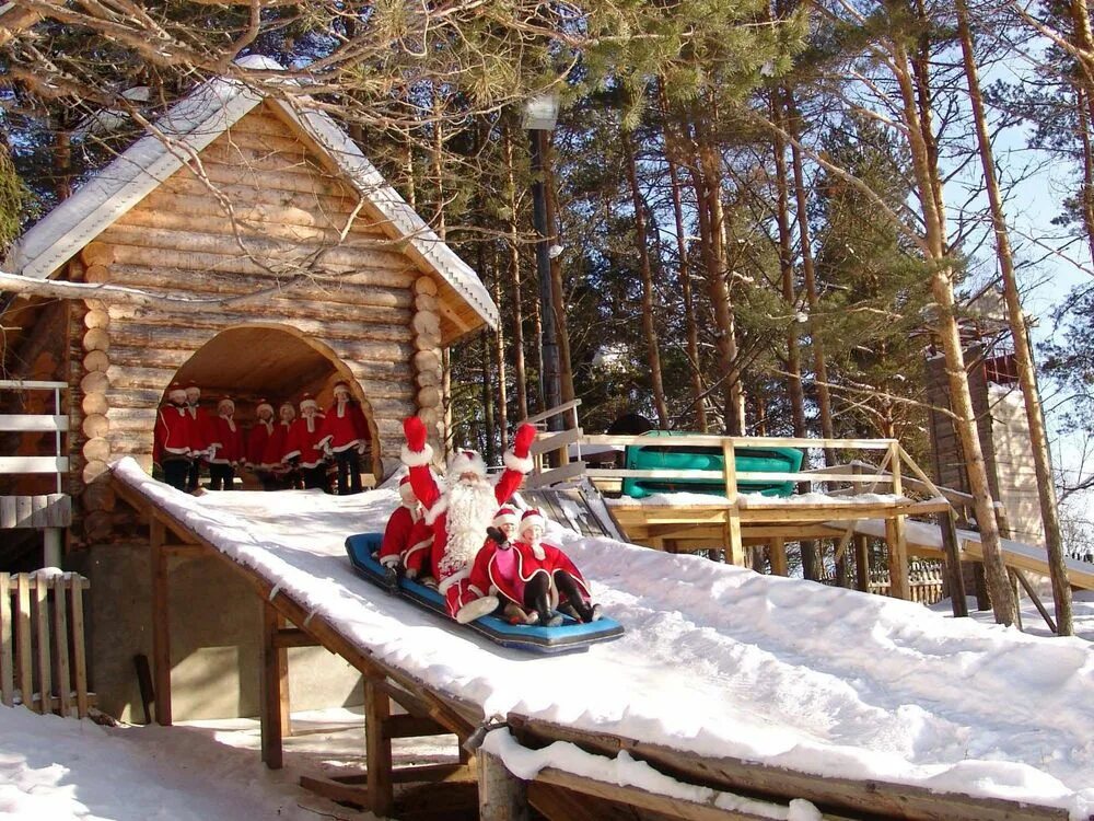 Устье деда мороза. Вотчина Деда Мороза Великий Устюг. Великий Устюг резиденция Деда Мороза горка. Великий Устюг резиденция Деда Мороза экскурсия. Горка вотчина Великий Устюг.