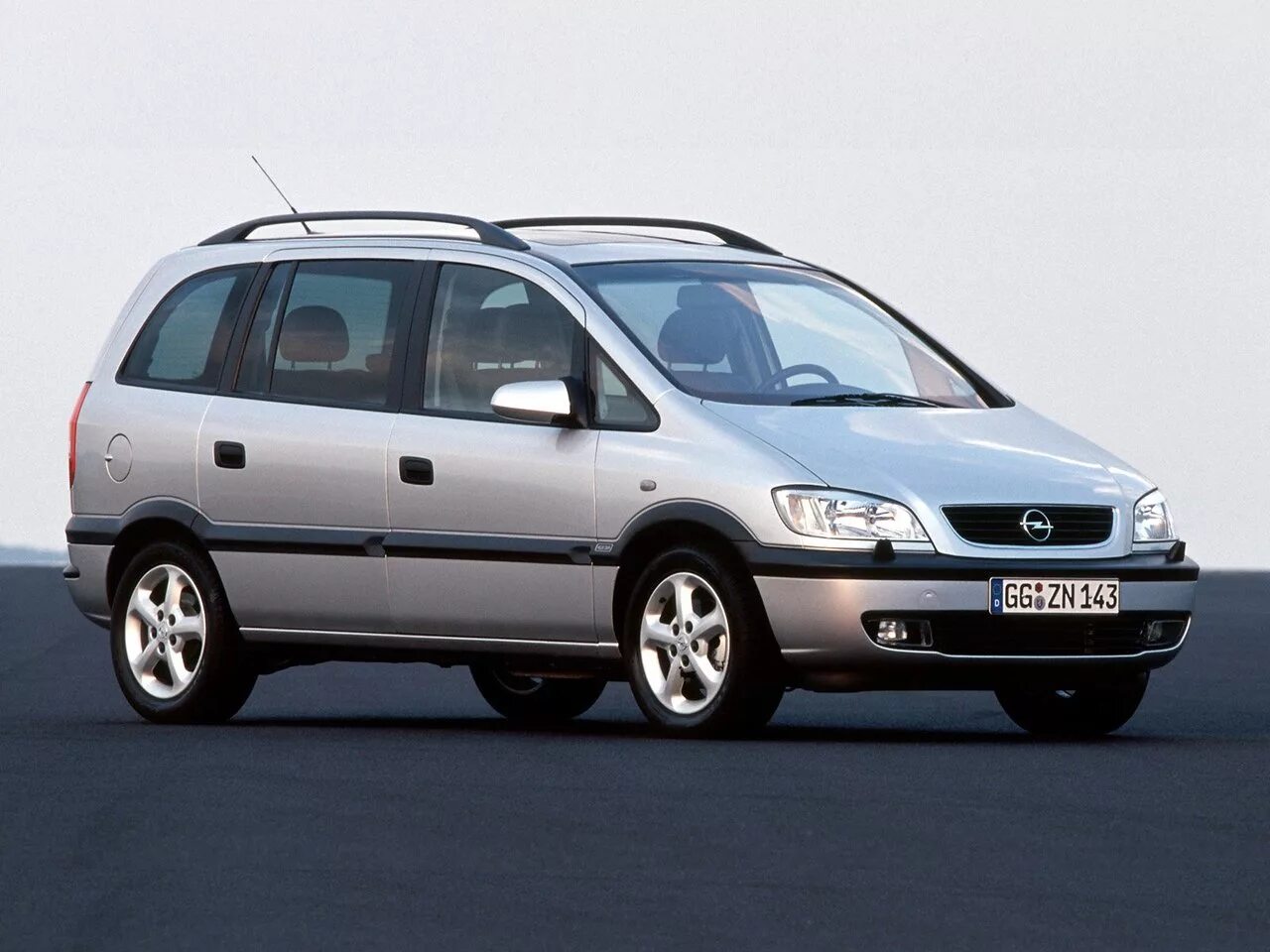 Опель зафира б годы выпуска. Opel Zafira 1999. Opel Zafira 2002. Opel Zafira (1999 - 2005). Опель Зафира 2003.