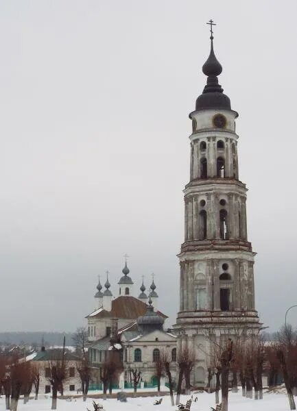 Колокольня лежнево ивановская область. Поселок лежнево. Погода в лежневе сегодня. Поселок лежнево. Колокольня троице-знаменской церкви в лежнево.