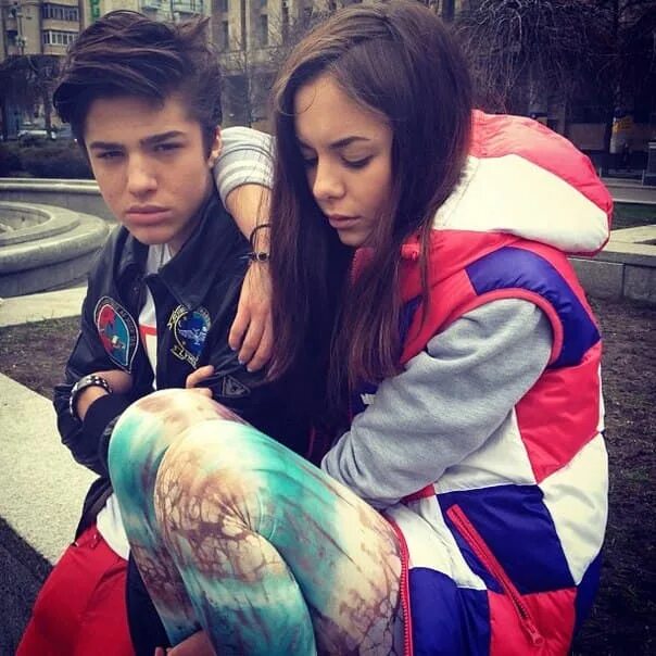 Рома жёлудь и его девушка. Роме девушку. Настя шмакова и рома желудь. Роме девушку. Рома желудь с девушкой.