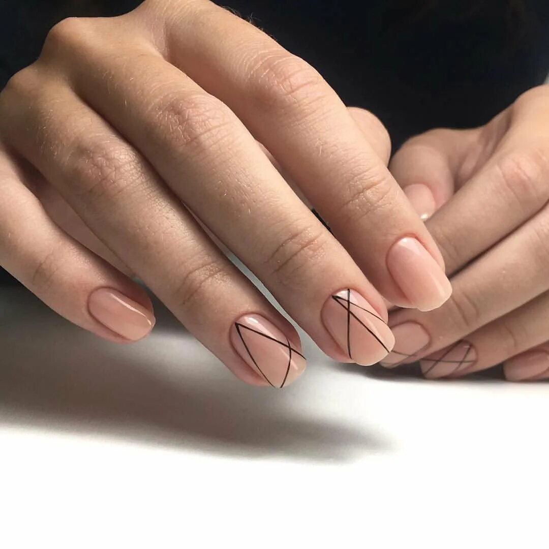 элегантный офисный маникюр. маникюр для офиса. нюдовый френч 2021. элегантный офисный маникюр. маникюр для офиса.