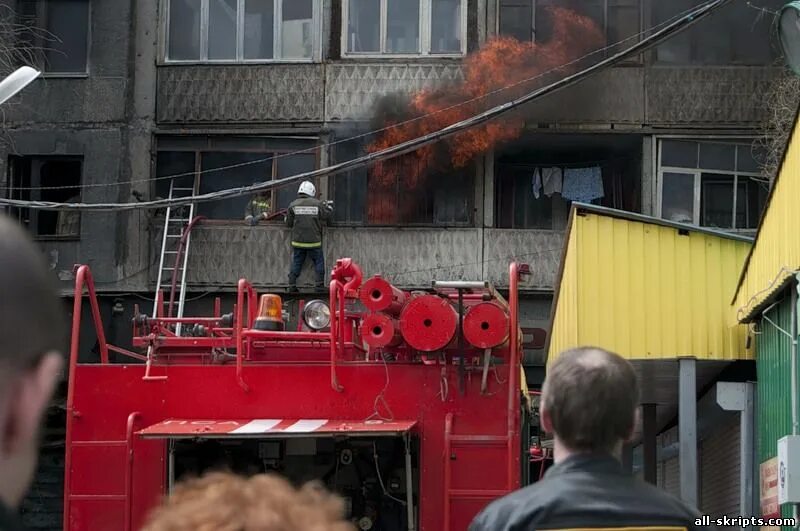 Горит в самаре сейчас кировском районе. Пожар кооператор самара. пожар в самаре магазин кооператор. пожар вокзальная. пожар на ул вокзальной.