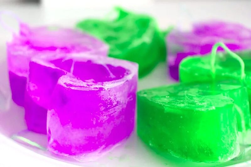 Одноразовые формы для льда. Кубики льда. Пакеты для заморозки льда. Мешки для заморозки льда. Крепость из льда.