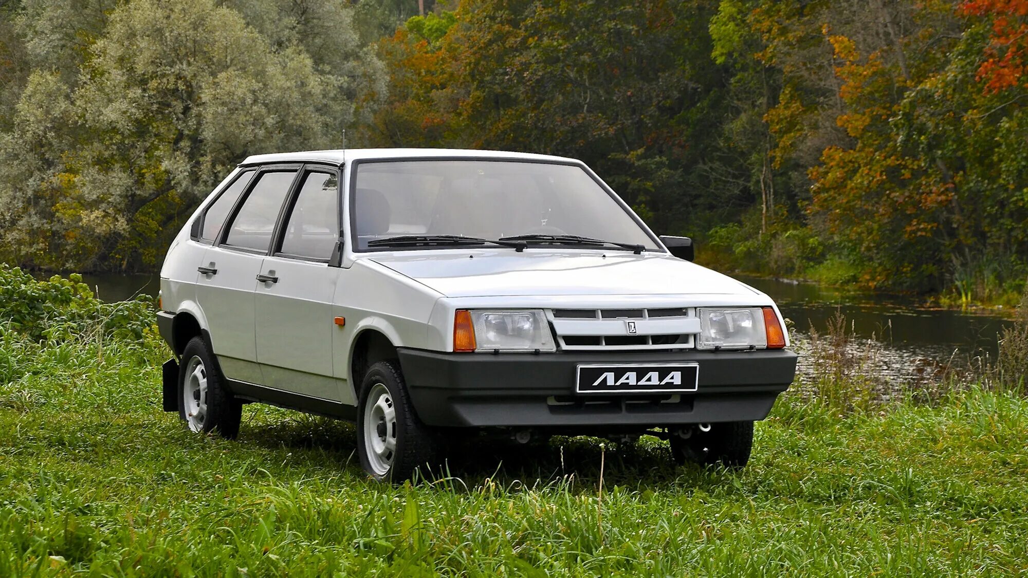 Самая экономичная ваз. Ваз 2103 busch 1 87. Ваз 2103 1973. Ваз 2103 busch 1 87. Ваз-2103 седан.
