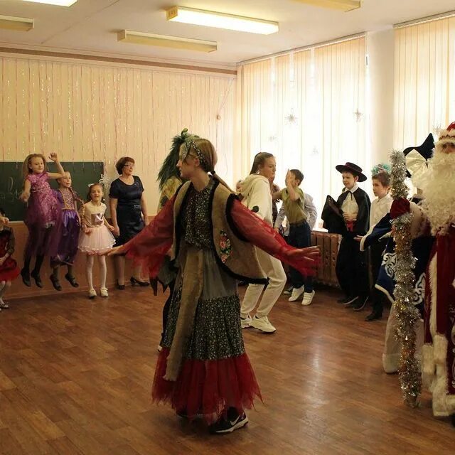 Зональненская школа. Дюсш 3 томского района. Молодежненская средняя школа томск. Зональненская школа. Корниловская средняя школа.