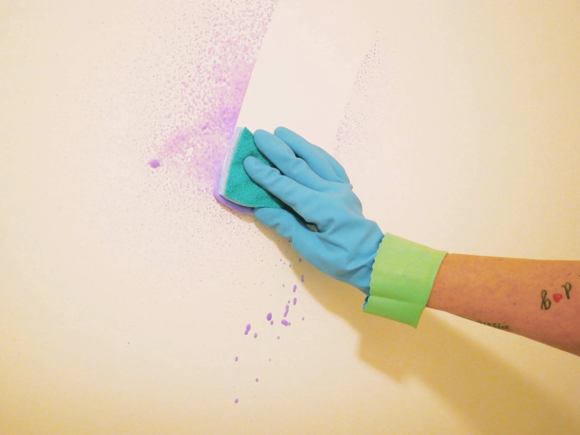 Clean walls. Краска для стен моющаяся. фломастеры стены моющиеся. wall cleaning. картины укрывистость.