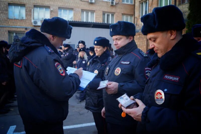 День полиции в 2023 году. Полиция России. Зимняя форма одежды МВД. Фото полиции России. Строевой смотр МВД.