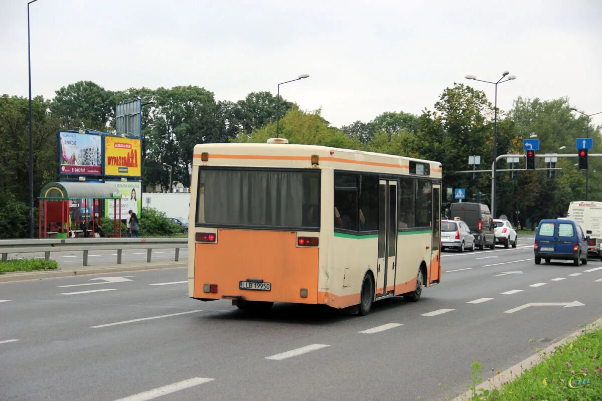 Транспорт в люблино. Транспорт в люблино. Дтп на краснодонской с автобусом. Люблин автобус. Московский автобус.