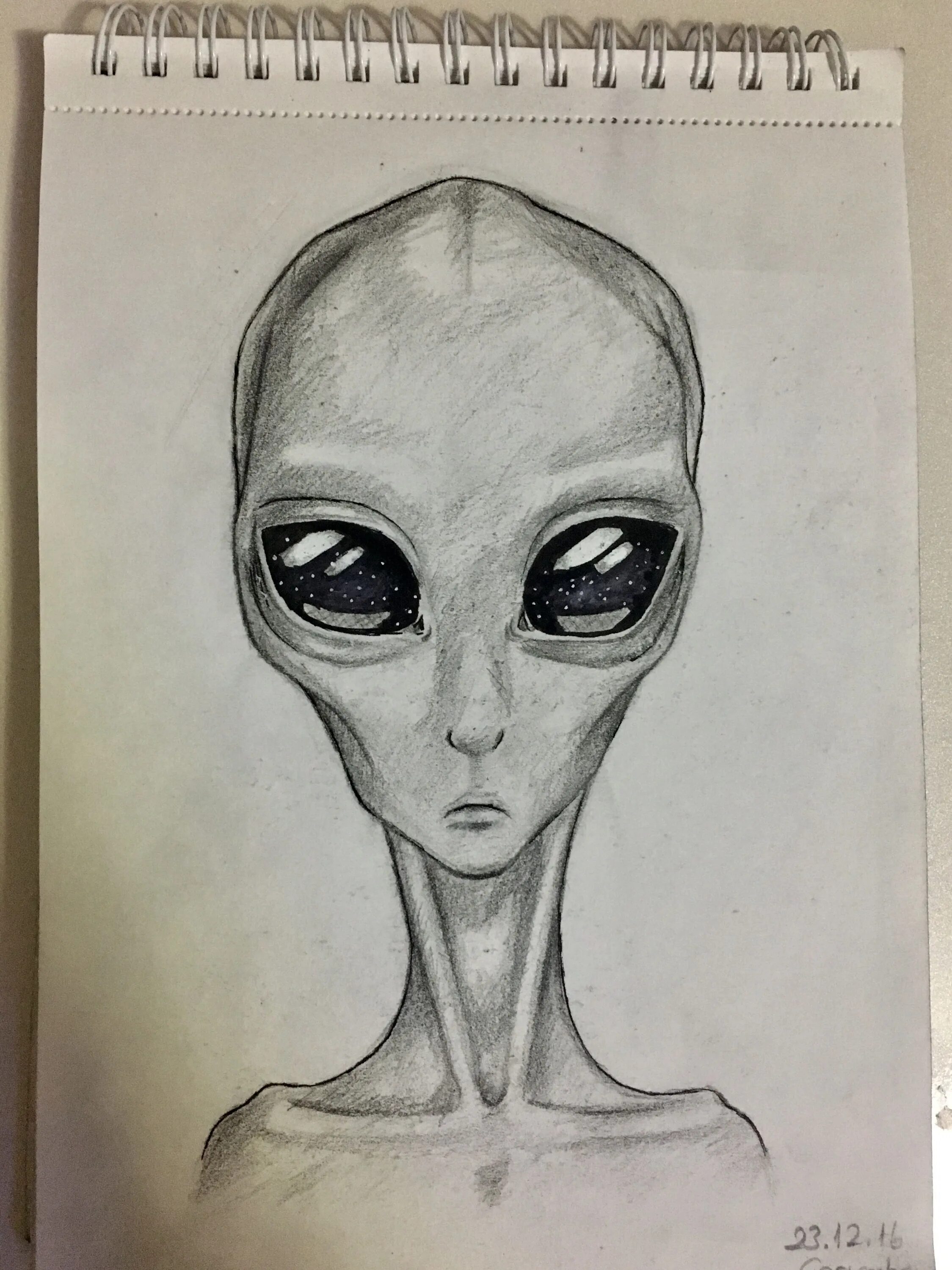 Рисунок инопланетянина карандашом
