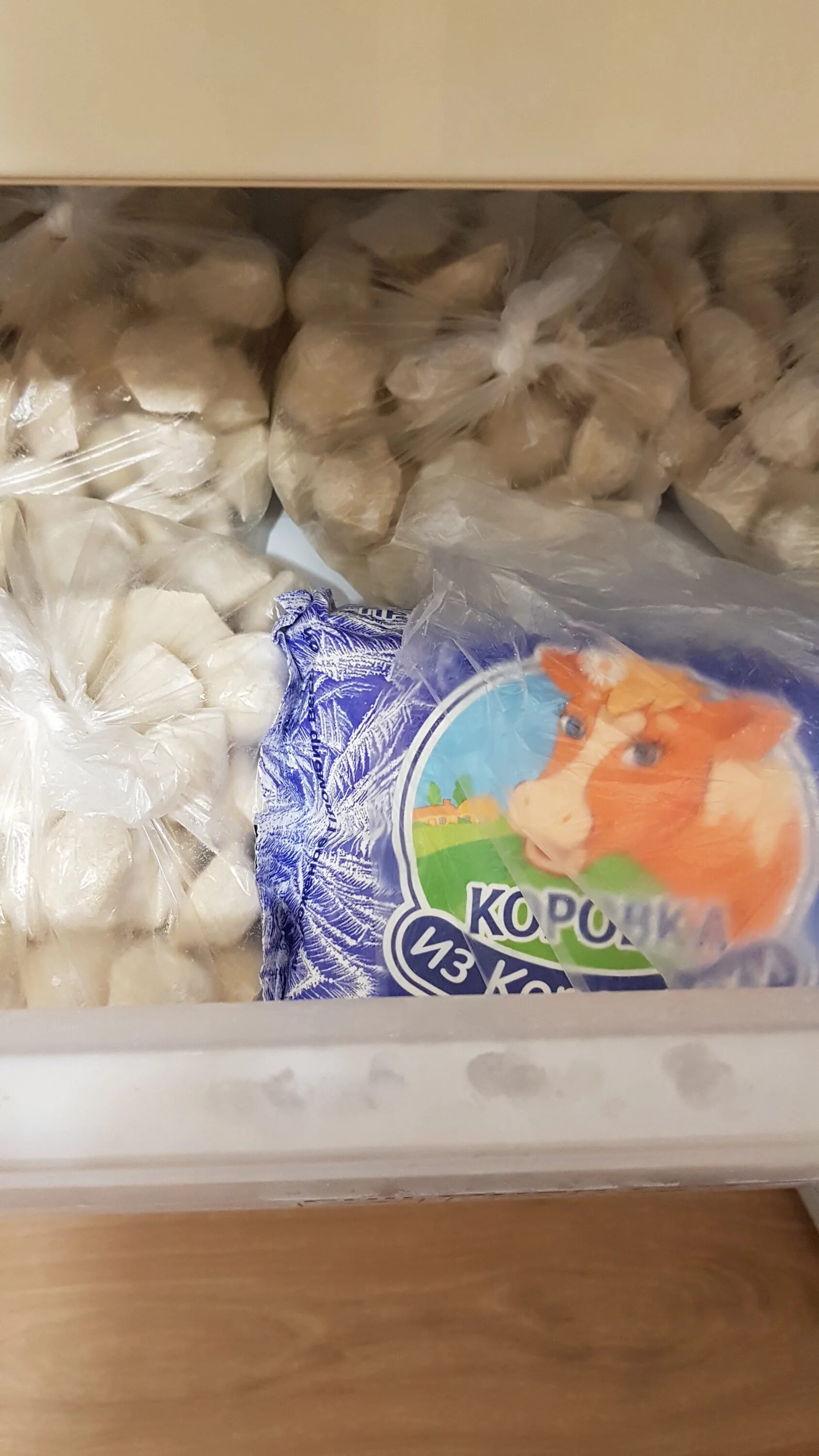Как живут пельмени в холодильнике