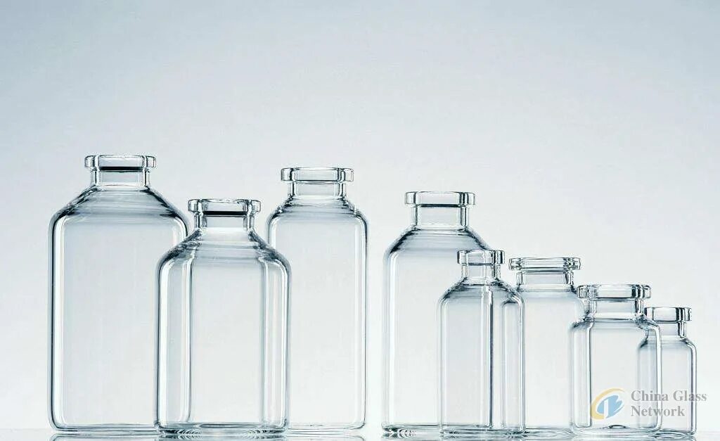 косметика прозрачная призма 844072-4540. Glass bottle. Glass packaging.