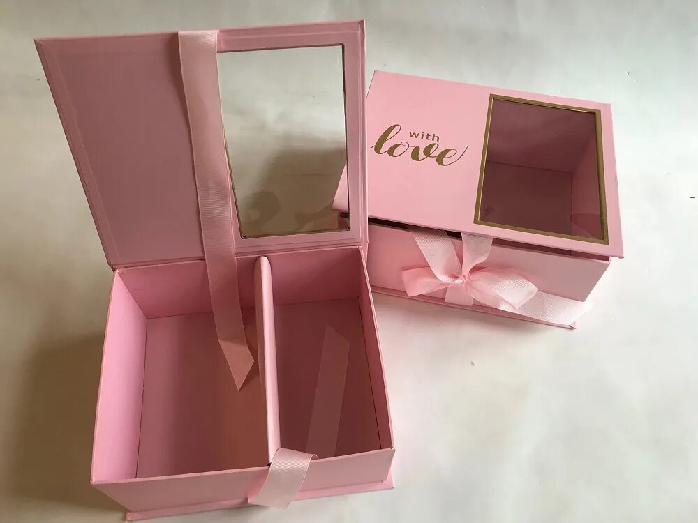 Выход коробочка. Мужчина в коробке. Выход коробочка. Выход коробочка. Подарочная коробка.