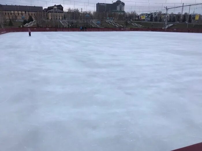 Каток альметьевск дк. Альметьевский каток. Открытые ледовые катки в Альметьевске. Городской парк Альметьевск каток. Каток в Альметьевске в городском парке.