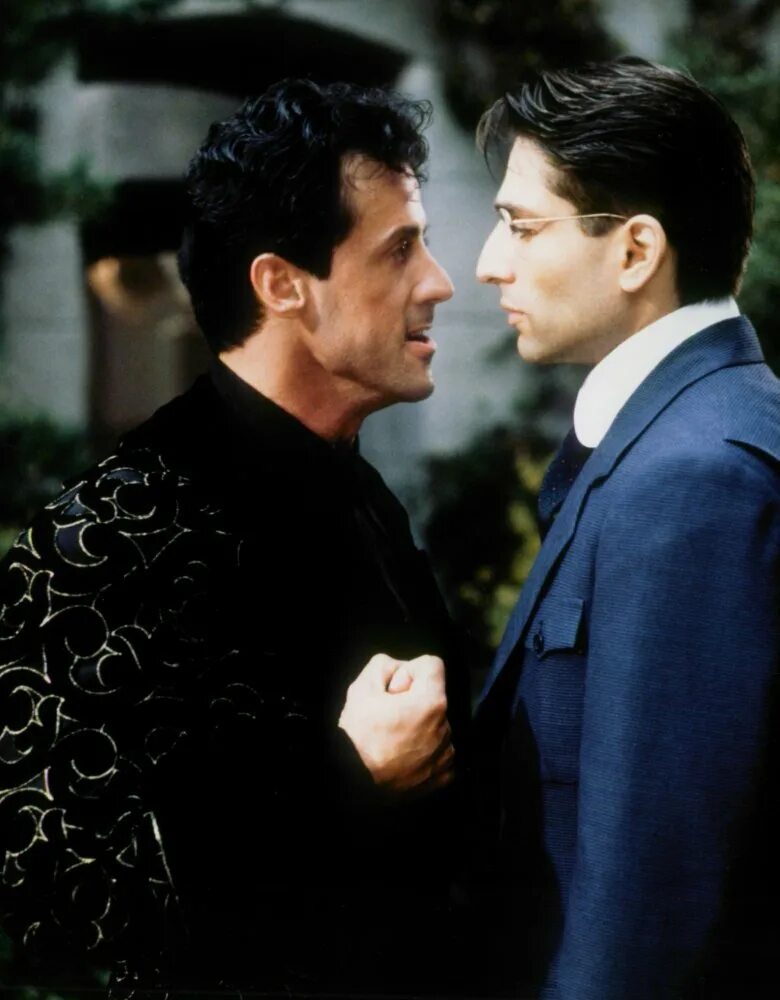 Оскар со сталлоне. Сталлоне оскар 1991. Оскар oscar 1991. Оскар oscar 1991. Сильвестр сталлоне оскар 1991.