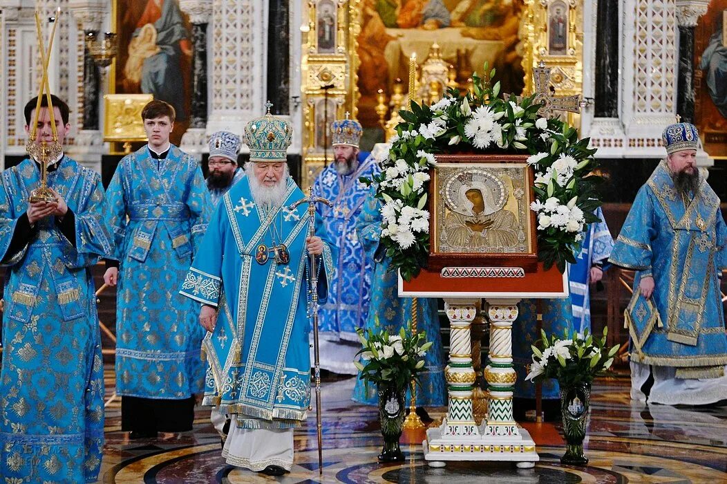 Праздник похвала пресвятой. Похвала Пресвятой Богородицы богослужение. Богослужение в храме похвала Пресвятой Богородицы.