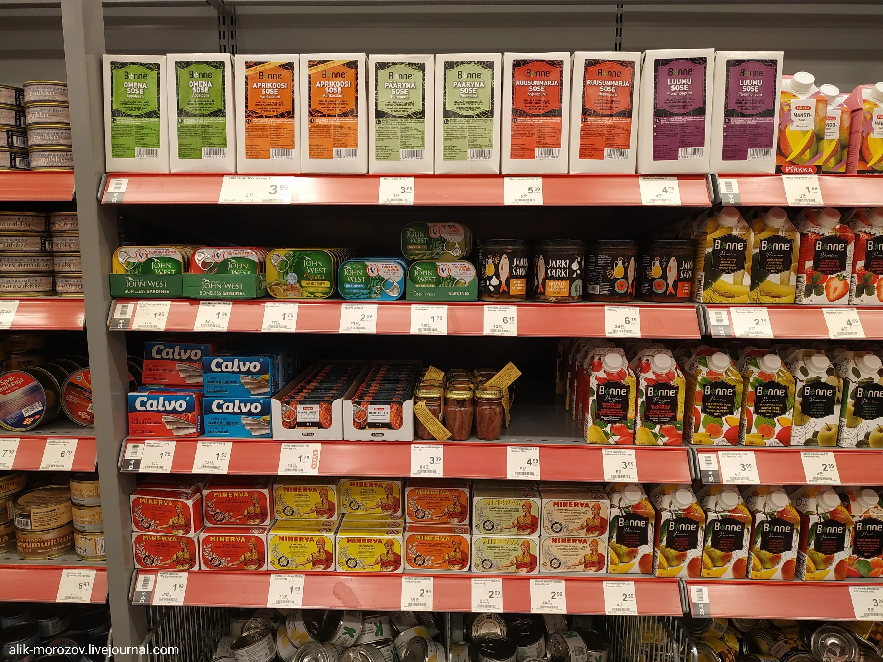 финские продукты в перекрестке. ярче продукты. финляндия магазин продуктов. финские товары фото. финляндия магазин продуктов.