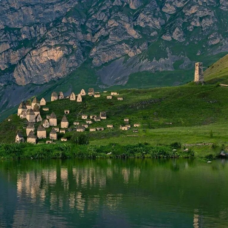 Даргавс в Северной Осетии. Даргавское ущелье Северная Осетия. Северная Осетия Алания горы. Даргавс озеро. Ингушетия северная осетия алания