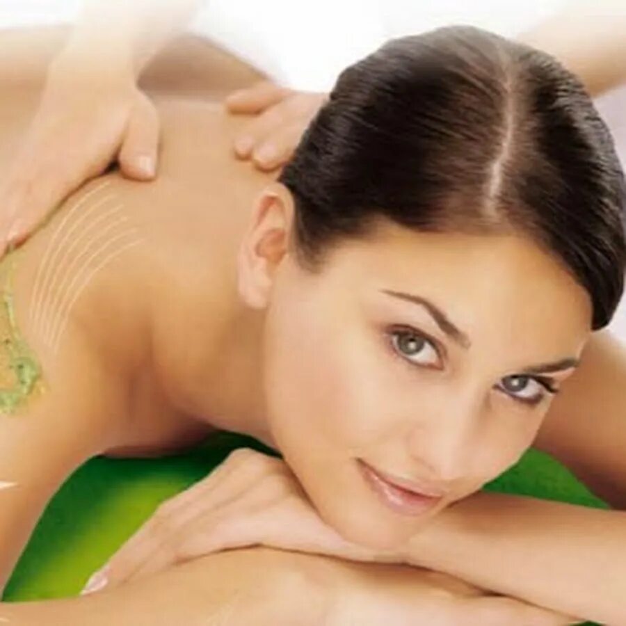 Медовый массаж красивое фото. Массаж головы эротично. Иван наумов массаж. Массаж калуга. Мануальный терапевт массаж.