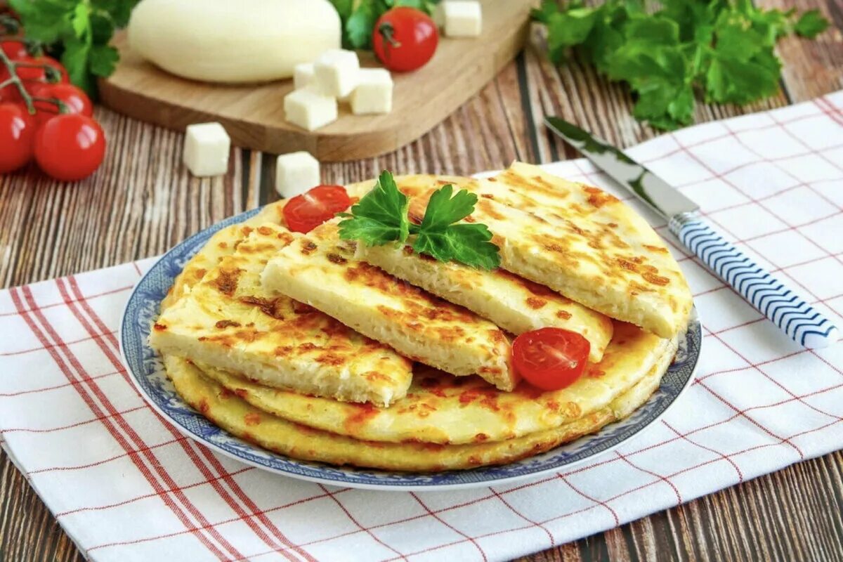 Хачапури на сковороде с творогом и яйцом. Хачапури пеко. быстрый хачапури на сковороде с сыром на молоке пошаговый. ленивый хачапури на сковороде рецепт с сыром. как приготовить хачапури с сыром на сковороде.