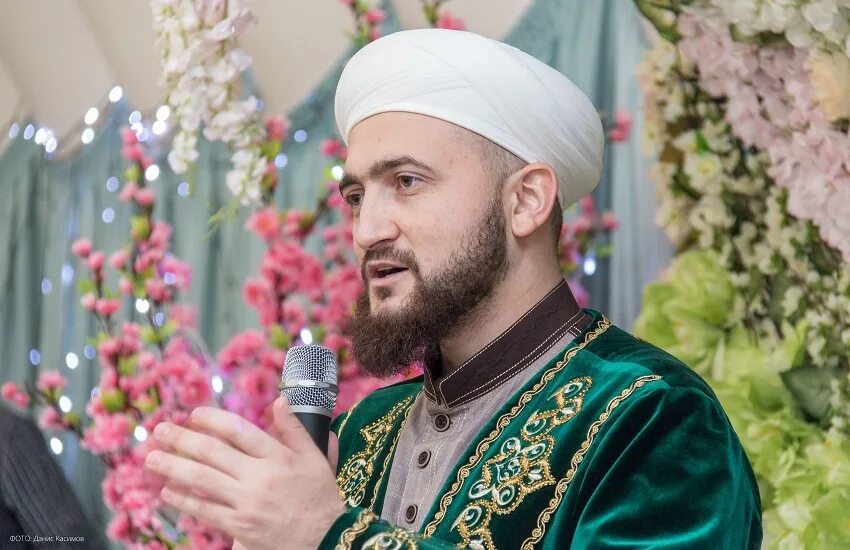 шаймиев в мечети. ислам самигуллин. мусульманская община умма. курчиев имам. имам хатыб.