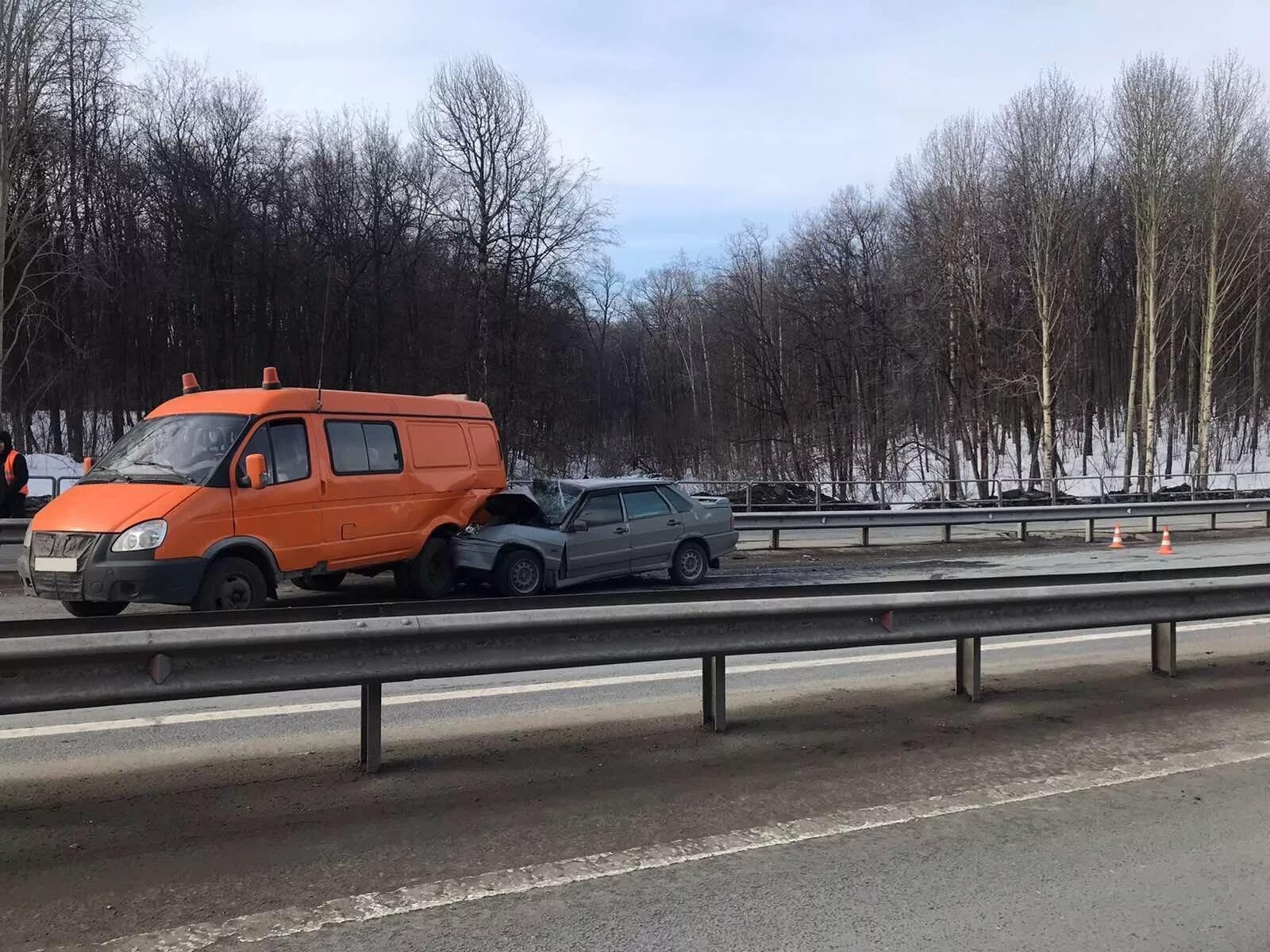 Водитель самара без посредников. ДТП на загородном шоссе ВАЗ 2115. ВАЗ 2115 авария Самарская область. Авария в Самарской области две газели. В Королеве ,аварии с газелью.