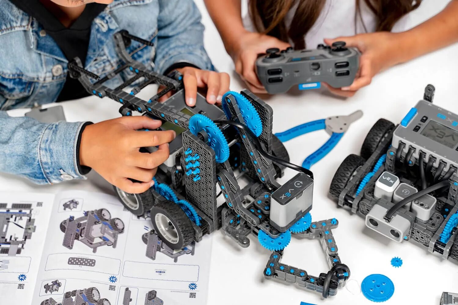 Vex робототехника. Конструктор vex iq роботы. робототехническим конструктором vex iq. набор робототехники vex iq. векс iq.