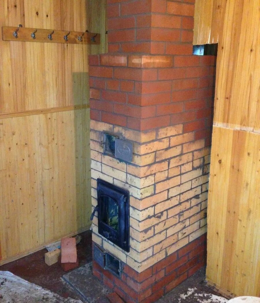 Кирпичная печь в частный дом. Кирпичная печь голландка отопительная. печь кирпичная дровяная голландка. печь отопительная дровяная малая голландка. печь кирпичная голландка малая.