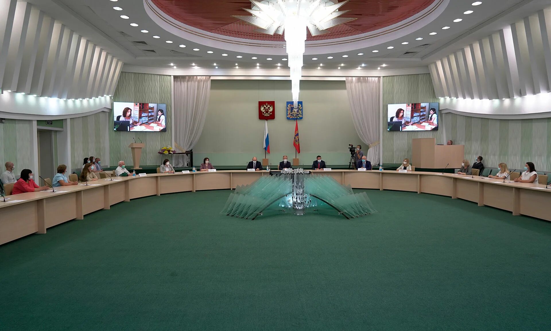 расписание работы центра занятости. хрустальный зал брянской администрации. биржа брянск. биржа брянск.