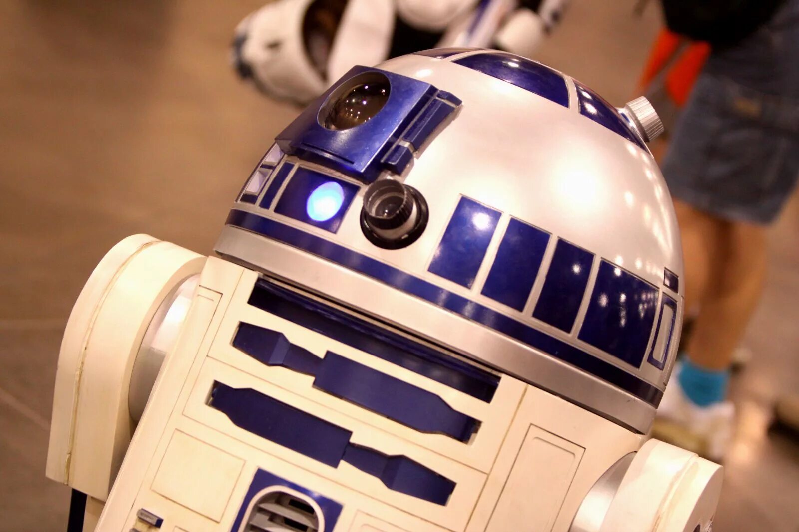 R2 d2 робот. R2-d2 дроид. р2д2. робот из звездных войн r2d2 3д.