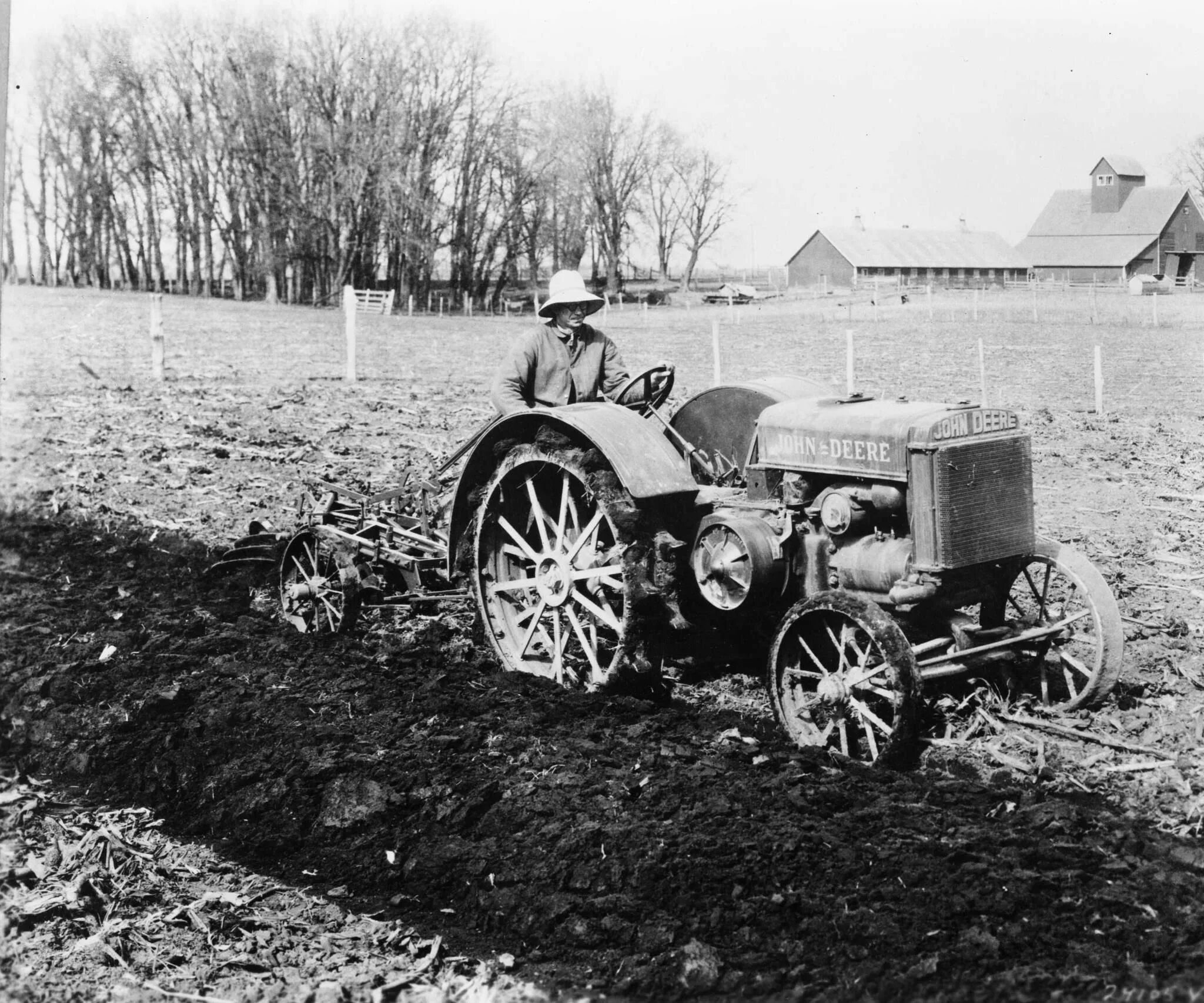 Тракторные войны. Трактор Фордзон 1930. Трактор John Deere 1930. Фордзон-Путиловец трактор. Трактор Fordson начала 20 века.